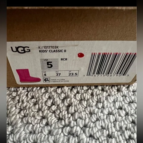 Pink Kids Classic II UGGS - Picture 2 of 6
